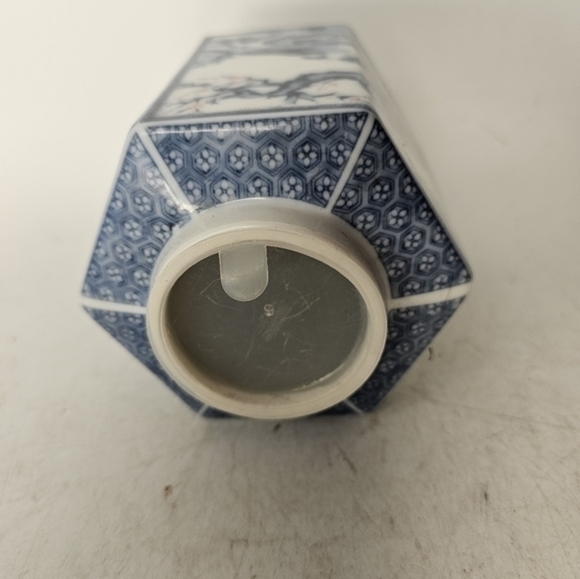 Vintage hexagonal shaped ginger jar - Picture 3 of 6